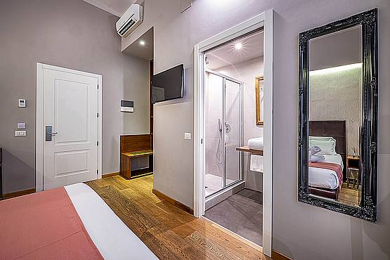 Superior Double Room - Antico Centro Suites